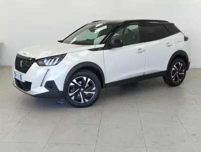 Peugeot 2008 PureTech 130 S&amp;S EAT8 GT Pack del 2023 usata a Lurate Caccivio