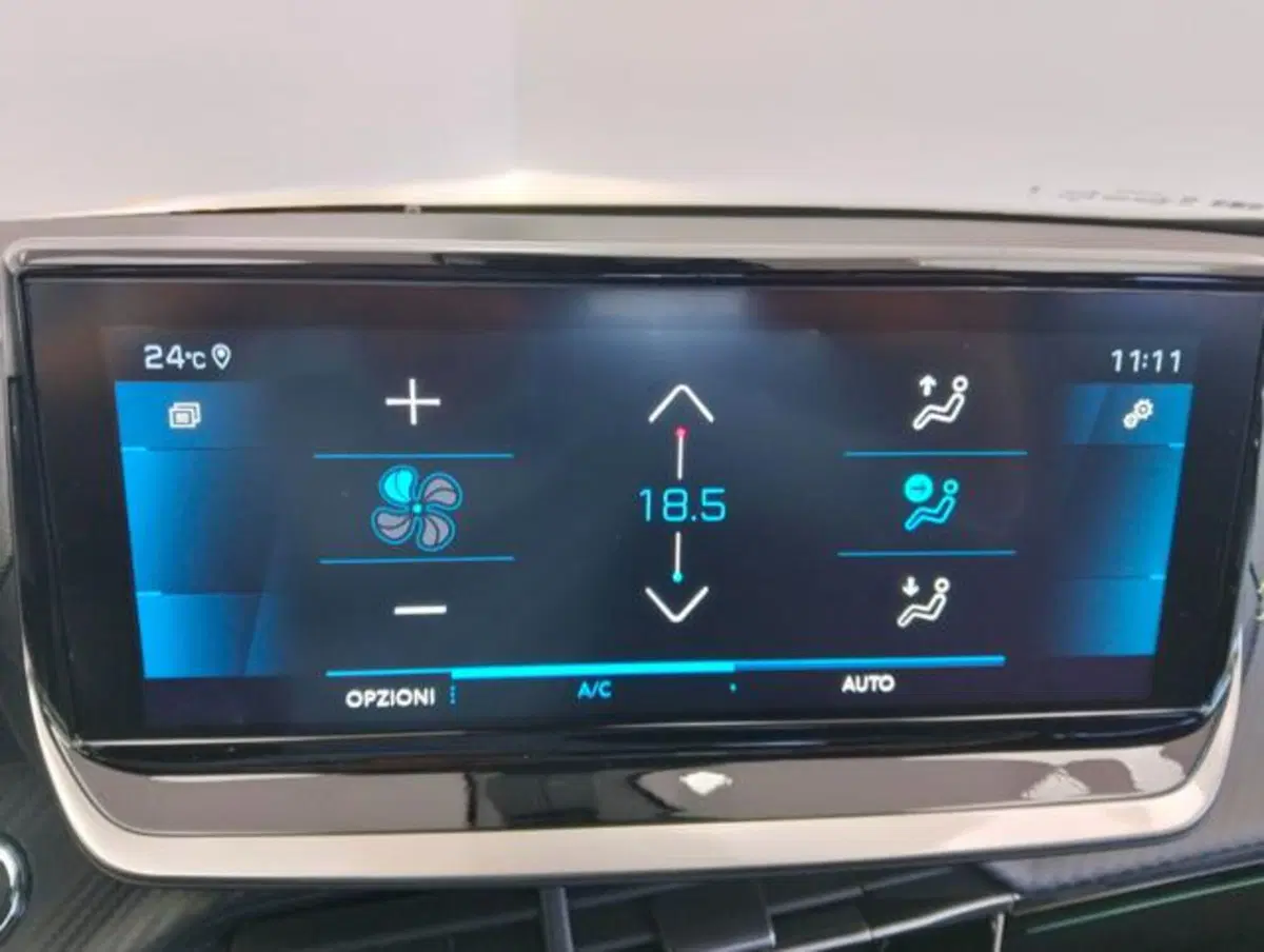 Peugeot 2008 usata a Como (12)
