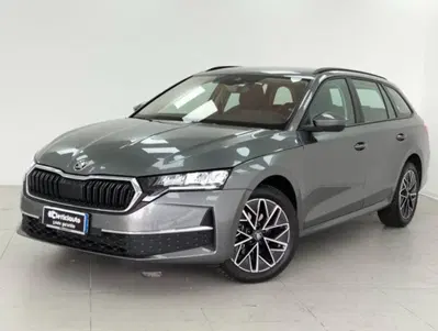 Skoda Octavia Station Wagon 2.0 tdi Selection 150cv dsg del 2025 usata a Lurate Caccivio