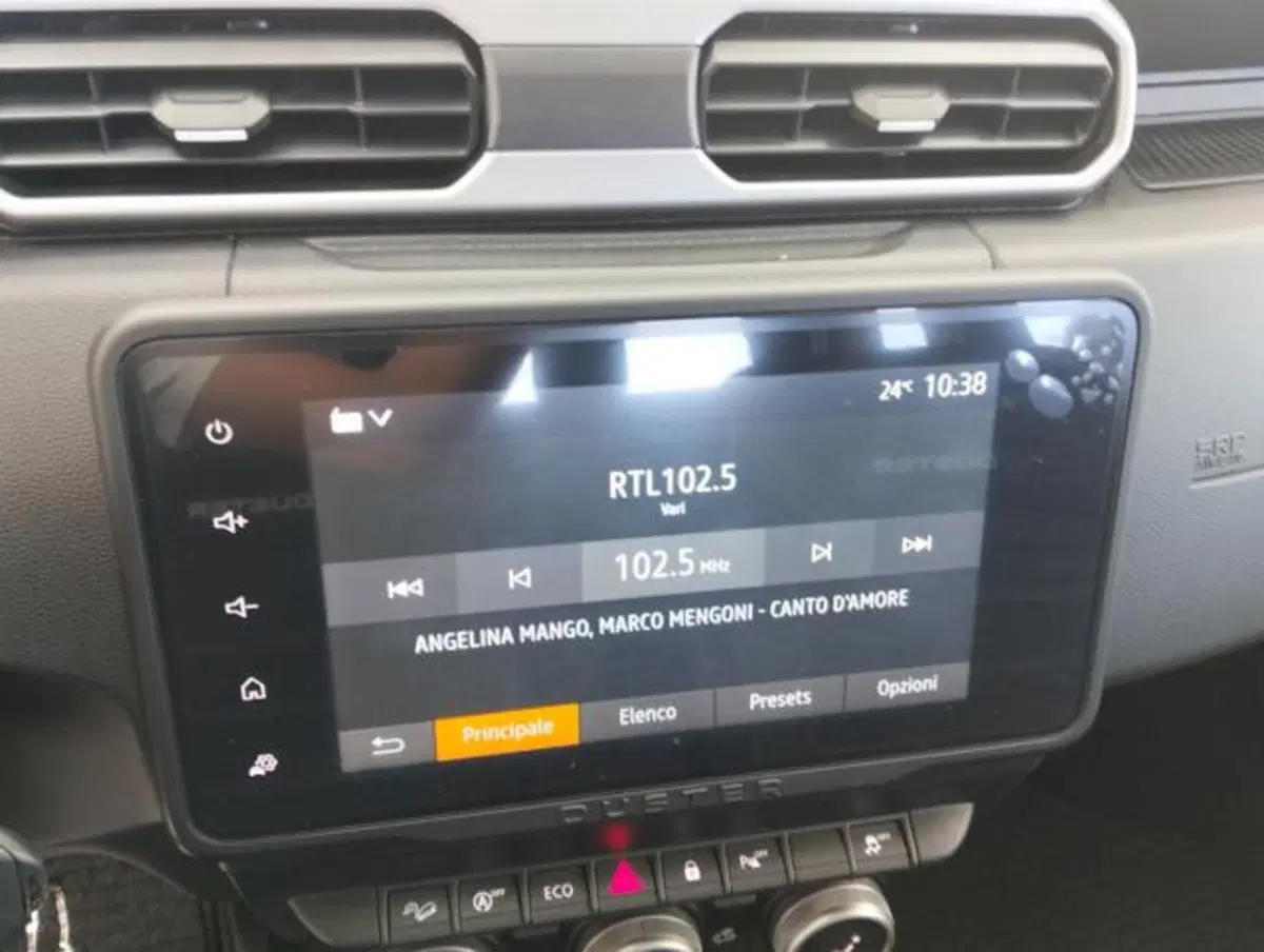 Dacia Duster usata a Como (12)