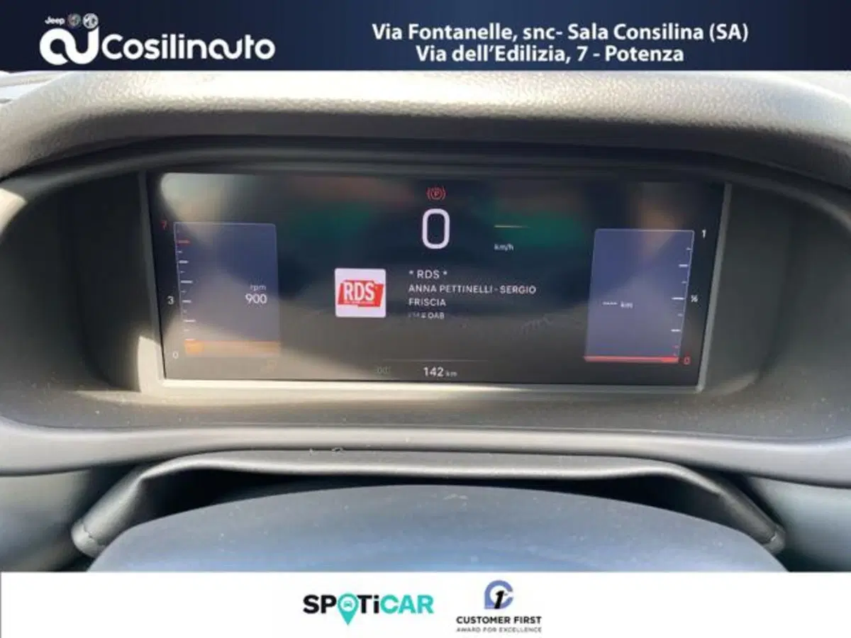 Jeep Avenger nuova a Salerno (14)