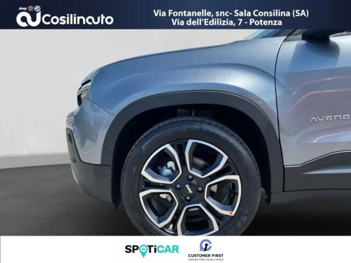 Jeep Avenger nuova a Salerno (18)