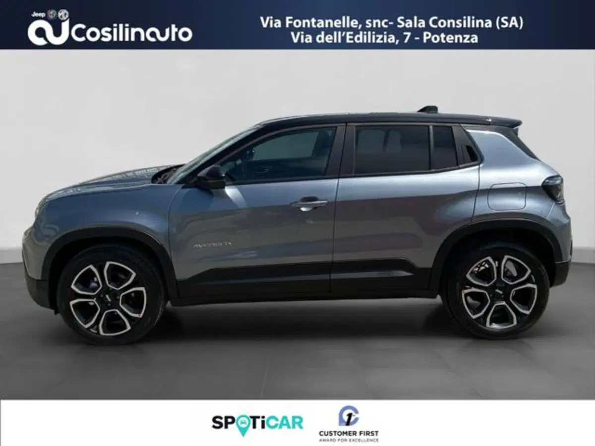 Jeep Avenger nuova a Salerno (2)