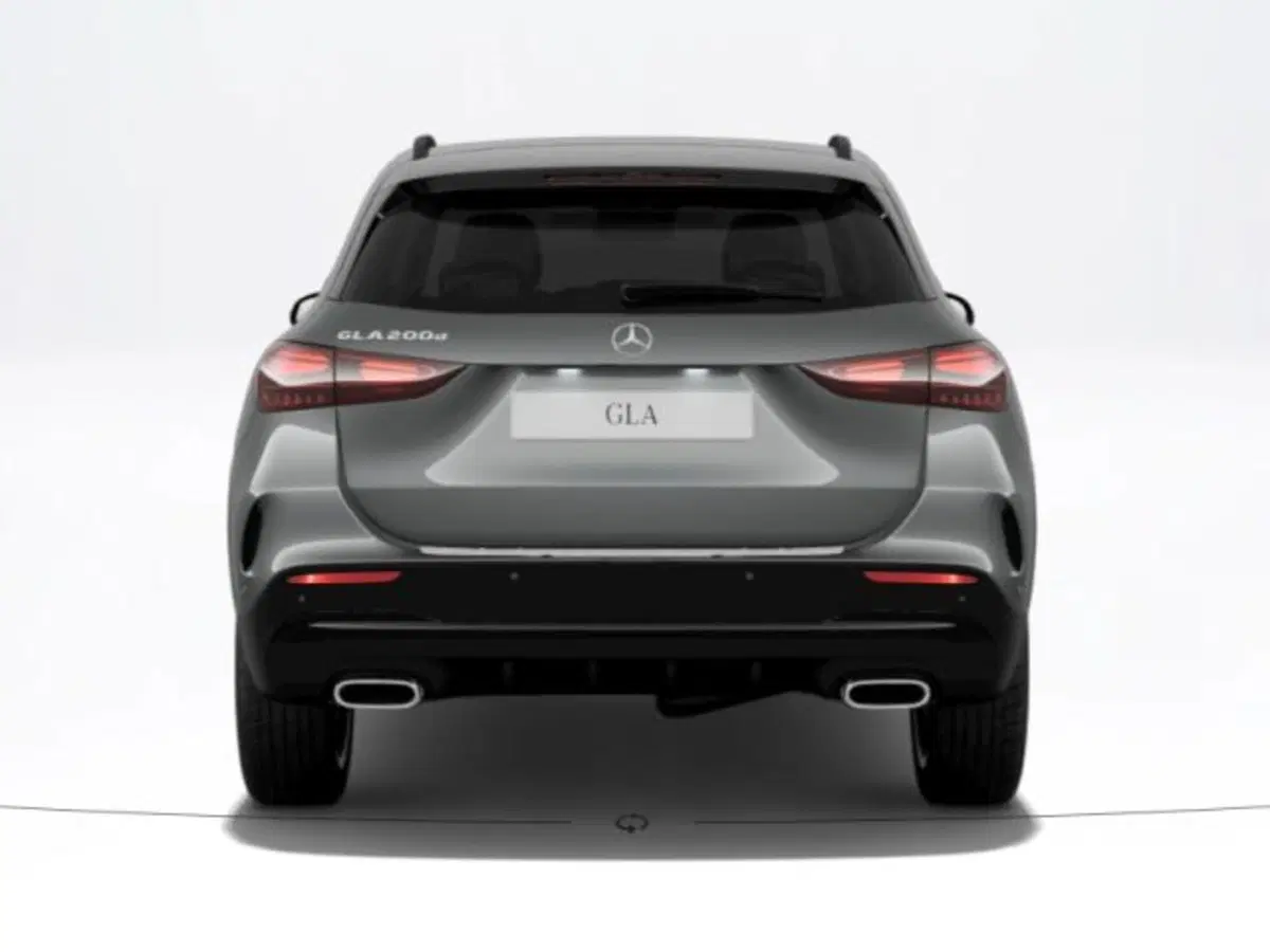 Mercedes-Benz GLA SUV nuova a Verona (4)