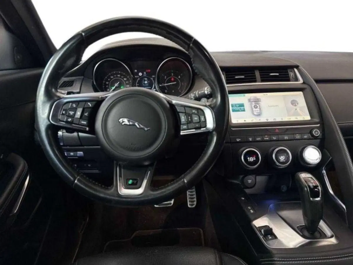 Jaguar E-Pace usata a Bologna (10)
