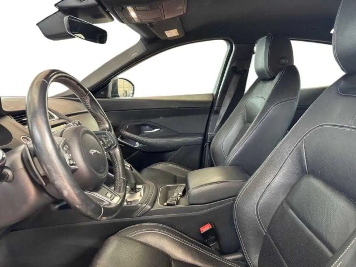 Jaguar E-Pace usata a Bologna (12)
