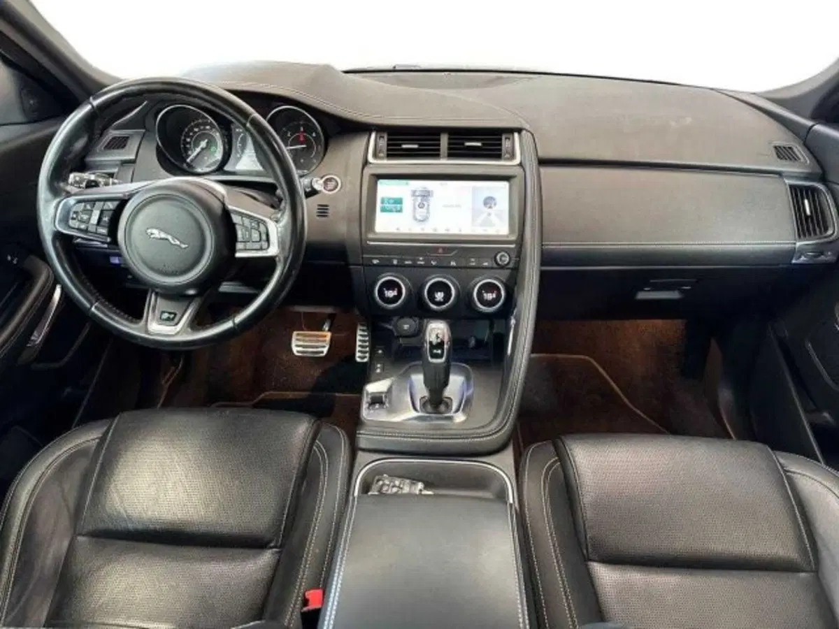 Jaguar E-Pace usata a Bologna (9)
