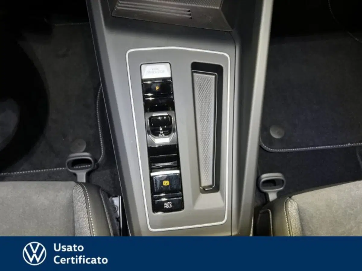 Volkswagen Golf nuova a Vicenza (11)