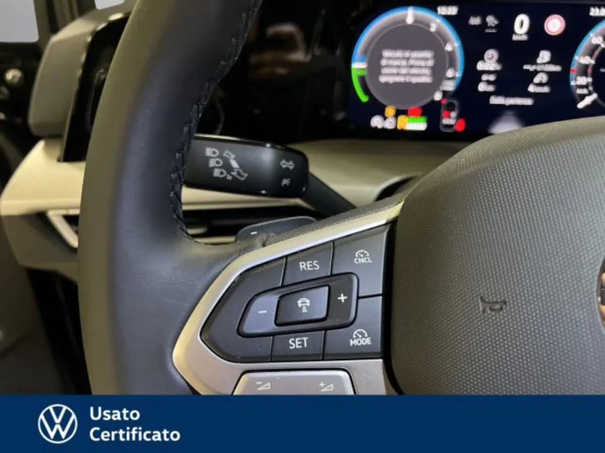 Volkswagen Golf nuova a Vicenza (16)