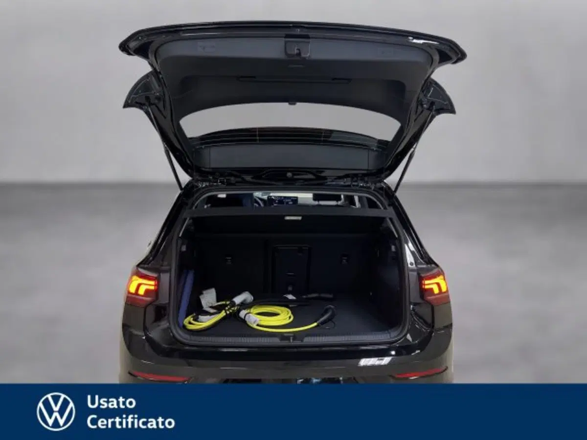 Volkswagen Golf nuova a Vicenza (17)