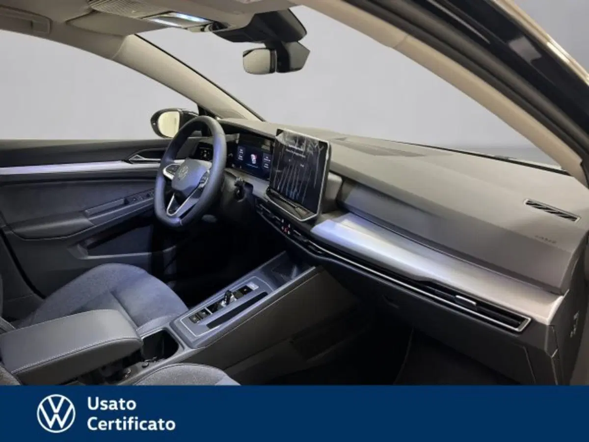 Volkswagen Golf nuova a Vicenza (6)