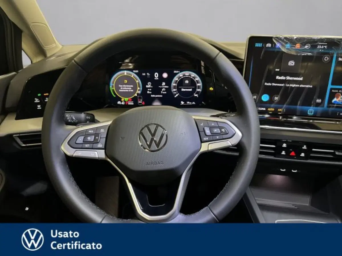 Volkswagen Golf nuova a Vicenza (9)