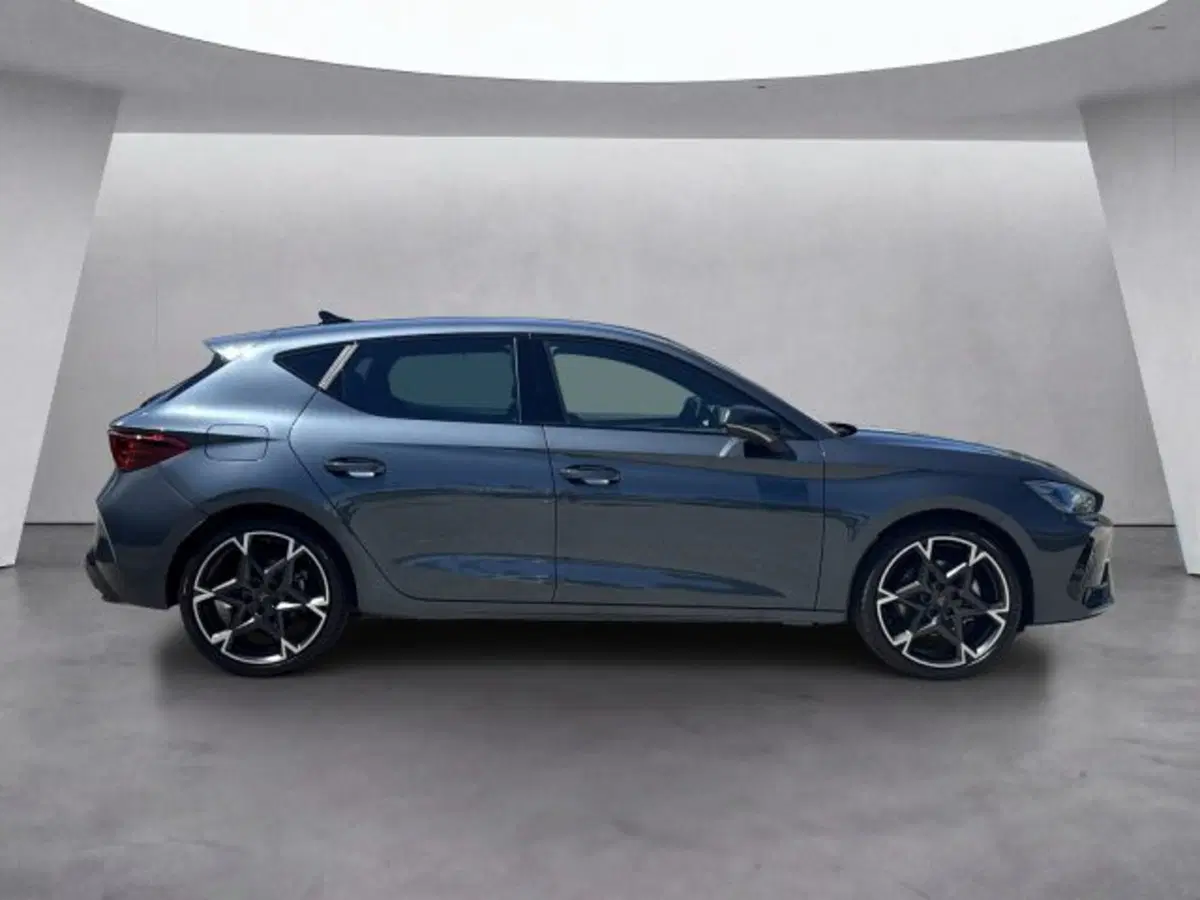 Cupra Leon nuova a Vicenza (3)