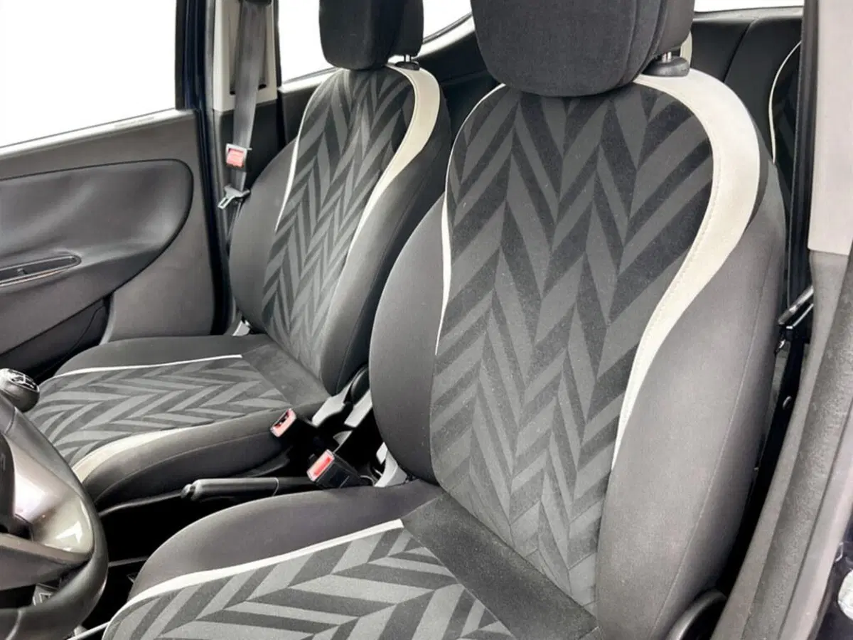 Lancia Ypsilon usata a Piacenza (14)