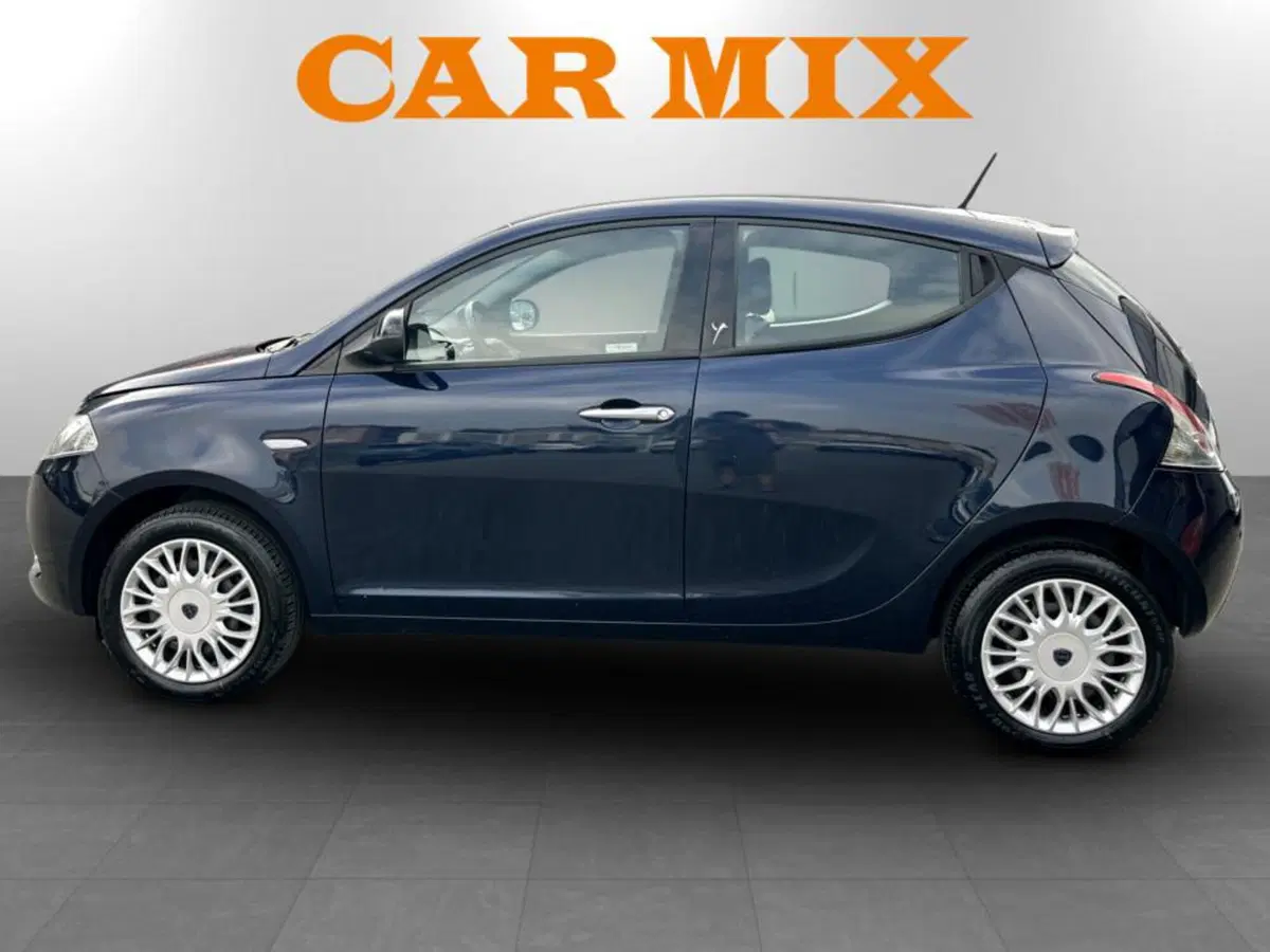 Lancia Ypsilon usata a Piacenza (2)