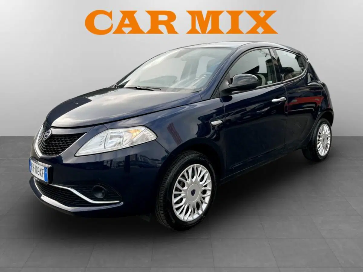 Lancia Ypsilon usata a Piacenza (3)