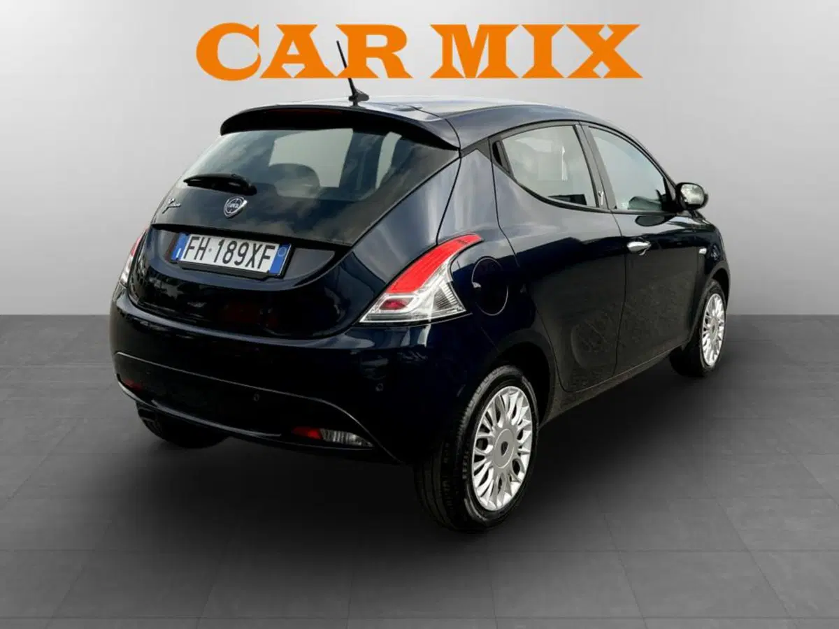 Lancia Ypsilon usata a Piacenza (7)