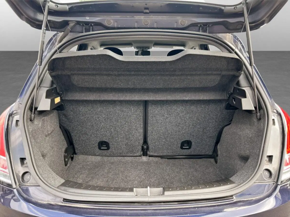 Lancia Ypsilon usata a Piacenza (9)
