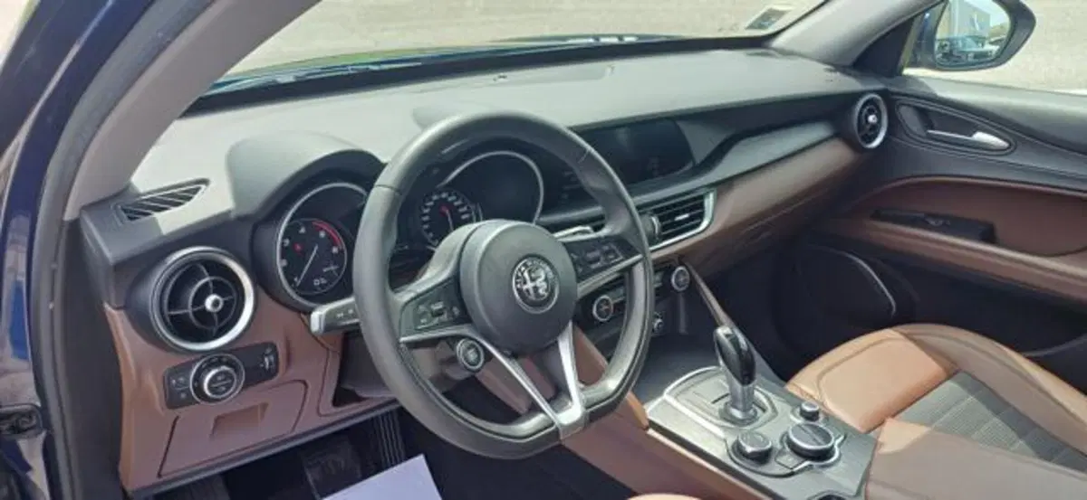 Alfa Romeo Stelvio usata a Padova (12)