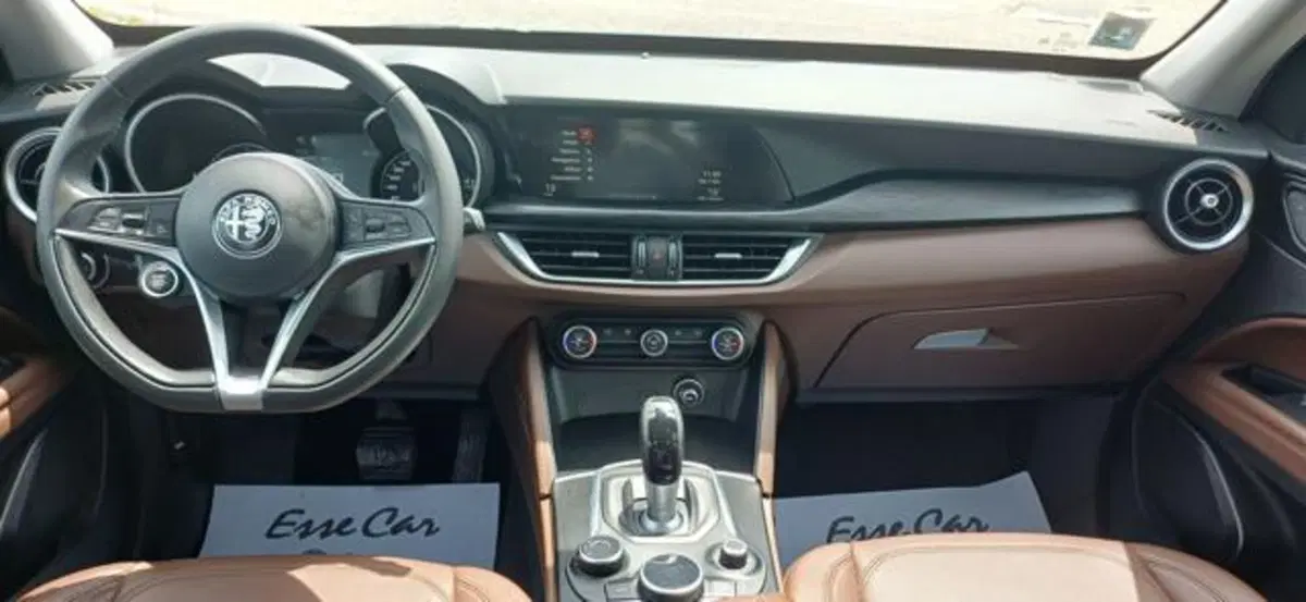 Alfa Romeo Stelvio usata a Padova (13)