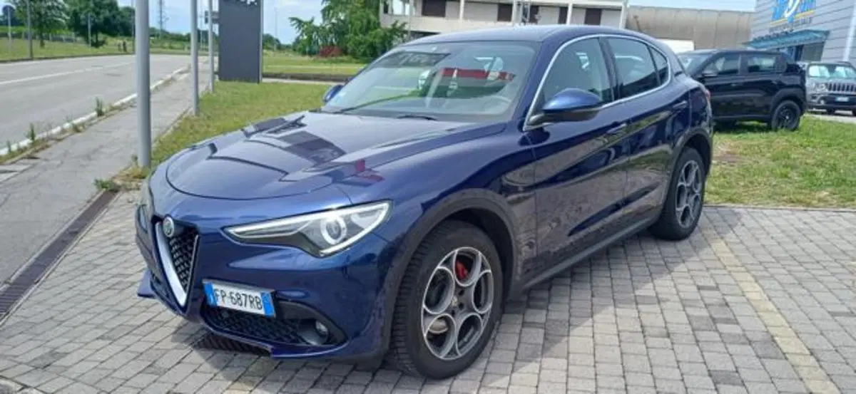 Alfa Romeo Stelvio usata a Padova (2)