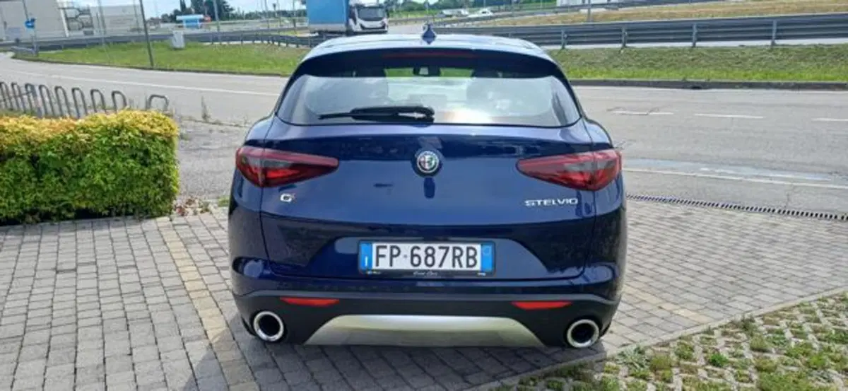 Alfa Romeo Stelvio usata a Padova (8)