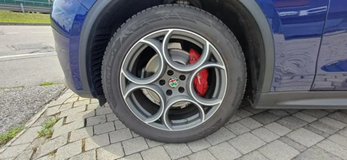 Alfa Romeo Stelvio usata a Padova (9)
