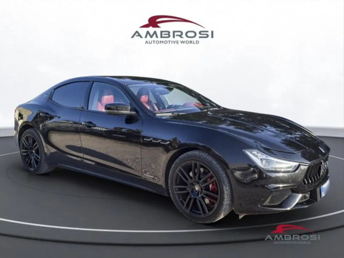 Maserati Ghibli usata a Perugia (2)
