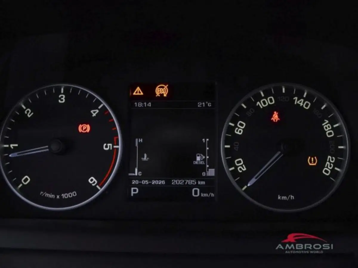 Land Rover Discovery usata a Perugia (13)