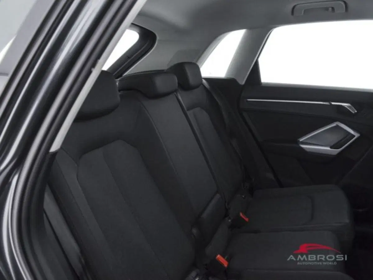 Audi Q3 Sportback usata a Perugia (11)