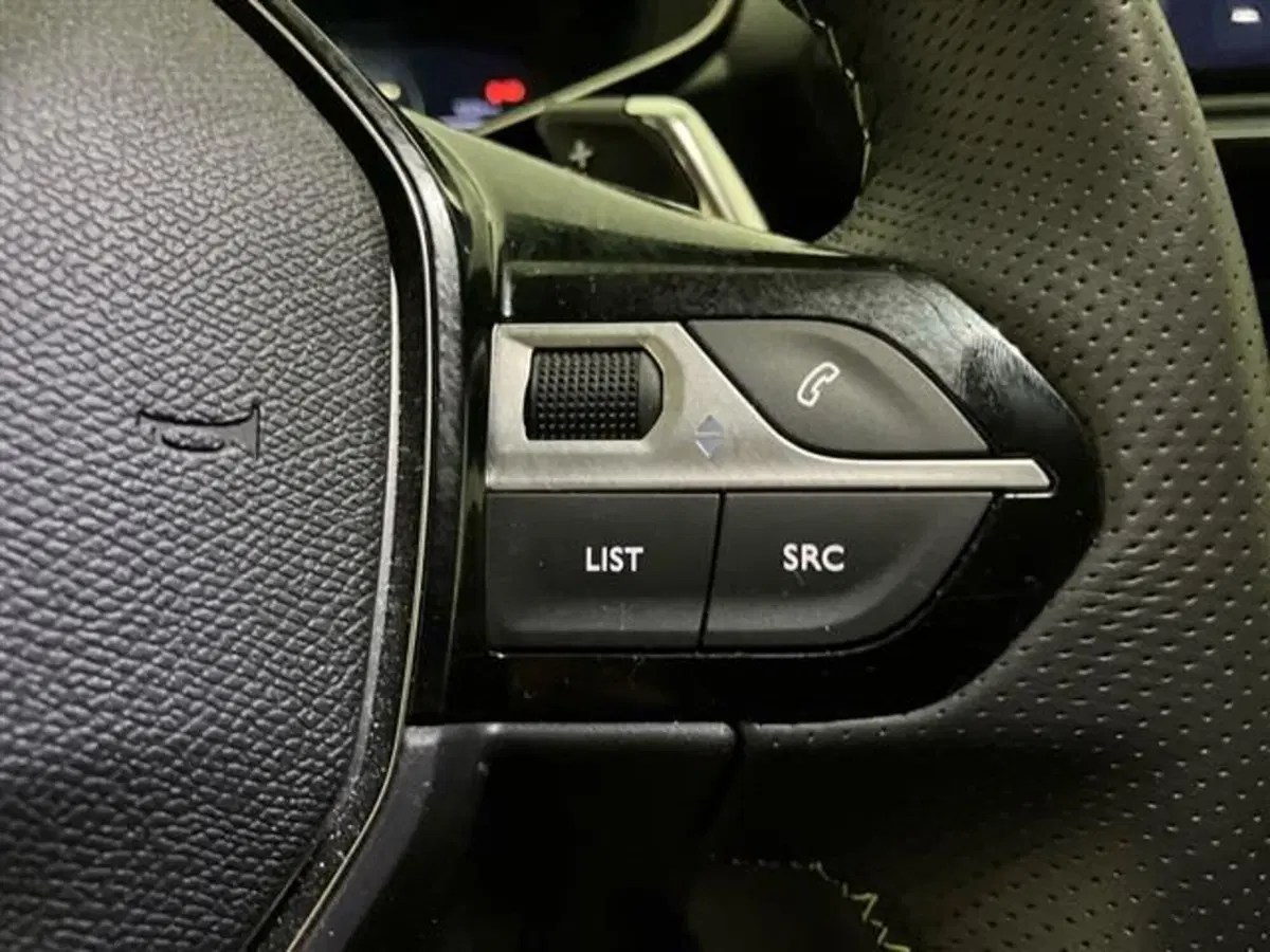 Peugeot 208 usata a Como (19)