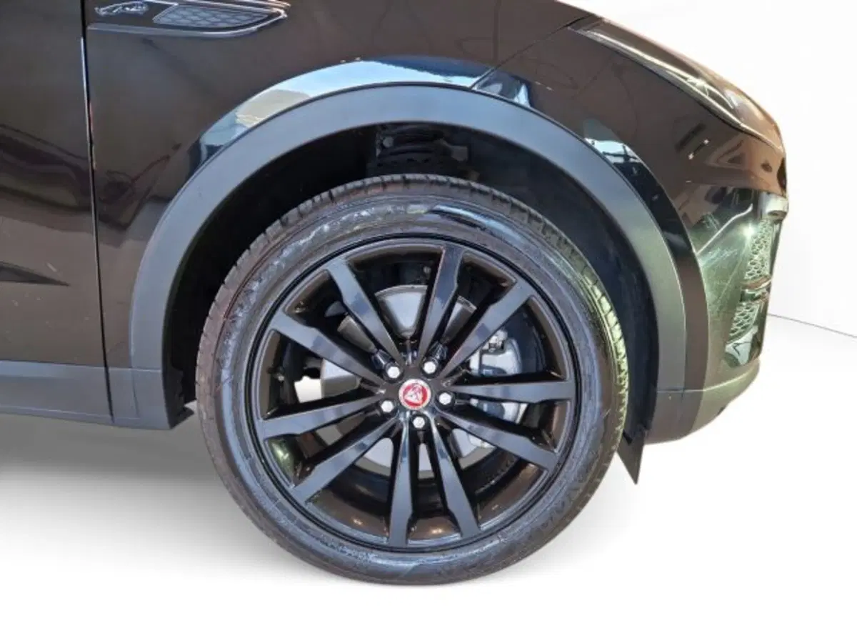 Jaguar E-Pace usata a Modena (9)