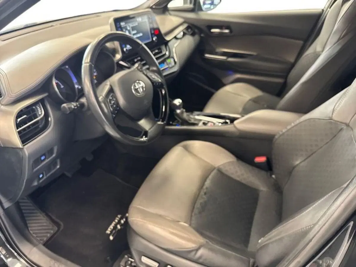 Toyota Toyota C-HR usata a Prato (10)