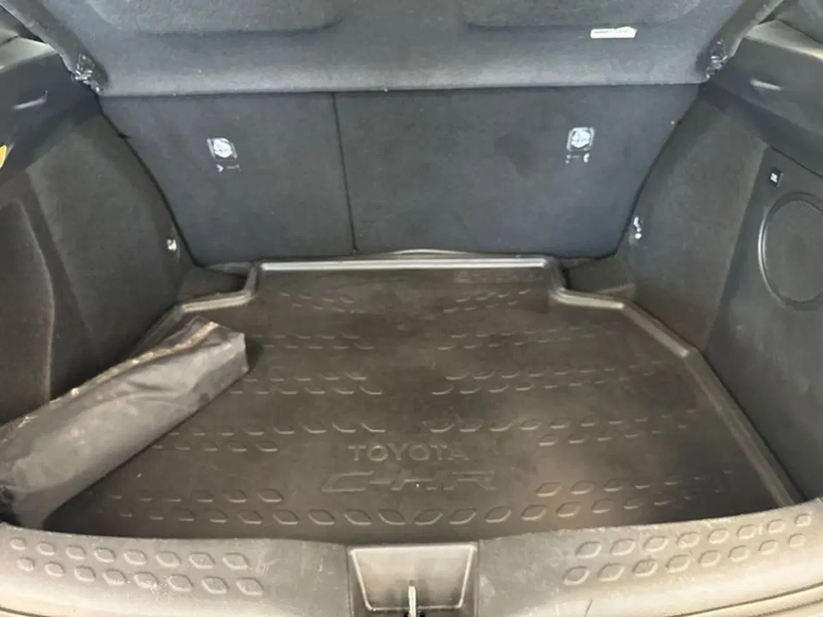Toyota Toyota C-HR usata a Prato (12)