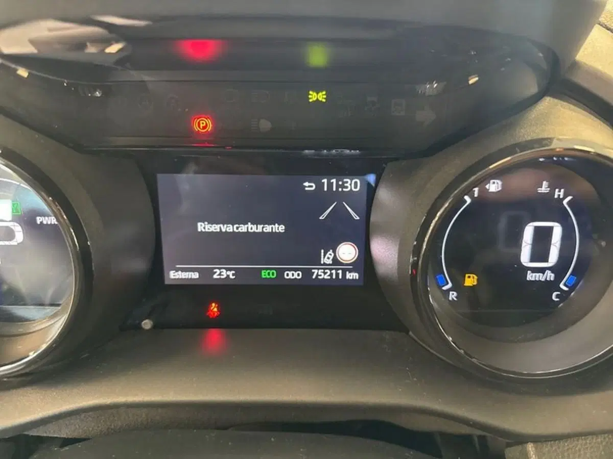 Toyota Yaris usata a Prato (14)