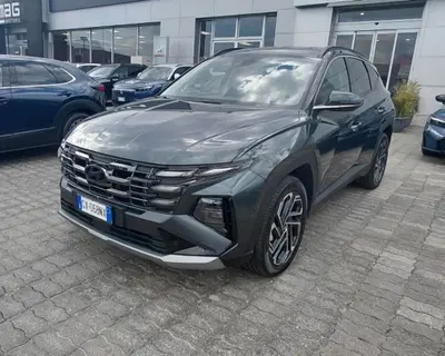 Hyundai Tucson 1.6 hev Exellence 4wd 239cv auto del 2024 usata a Rende