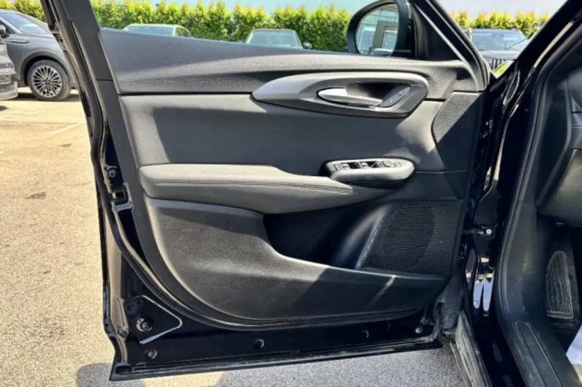 Alfa Romeo Tonale usata a Latina (12)