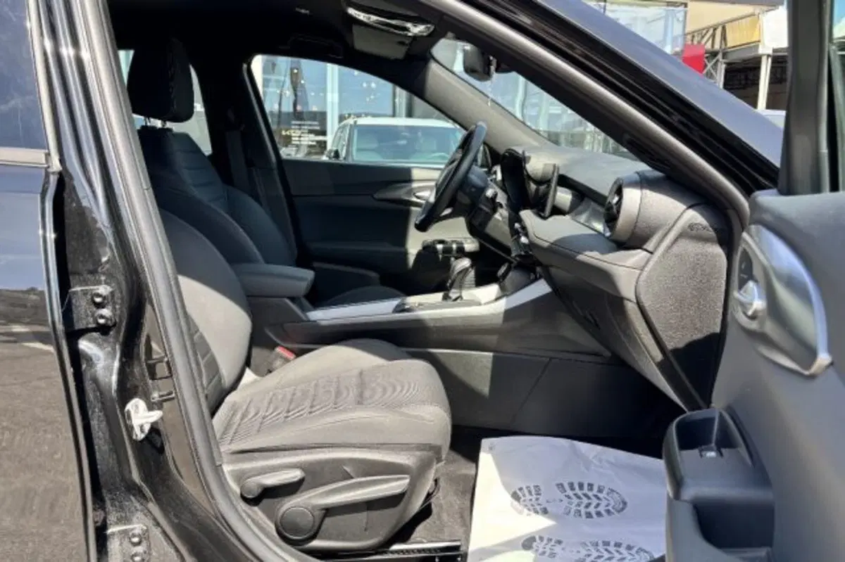 Alfa Romeo Tonale usata a Latina (8)