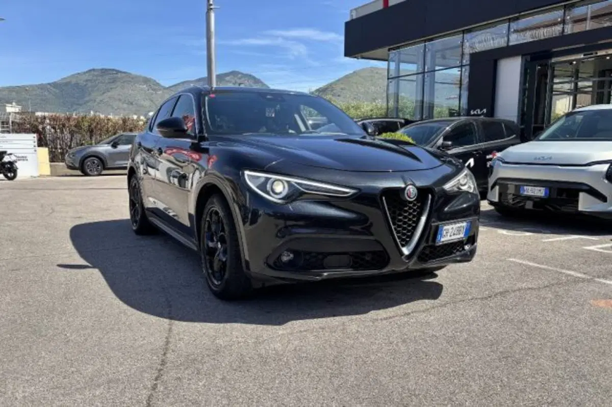 Alfa Romeo Stelvio usata a Latina