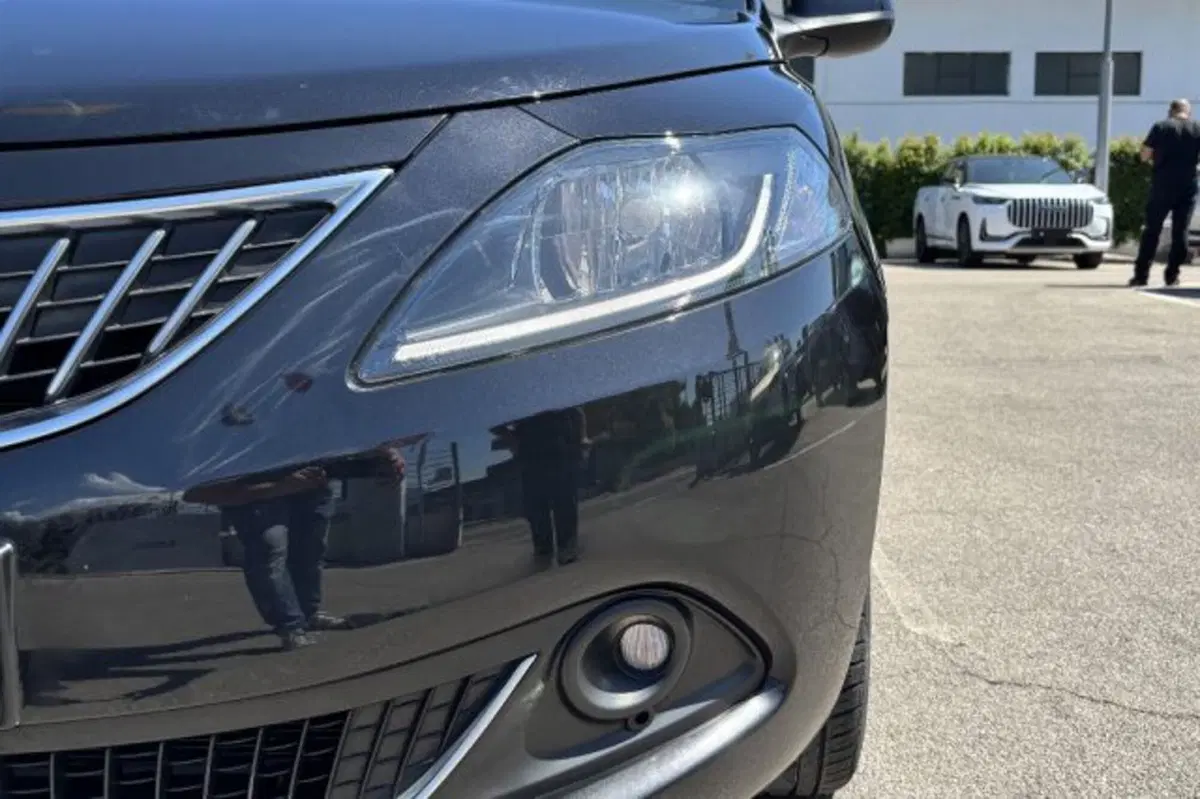 Lancia Ypsilon usata a Latina (11)