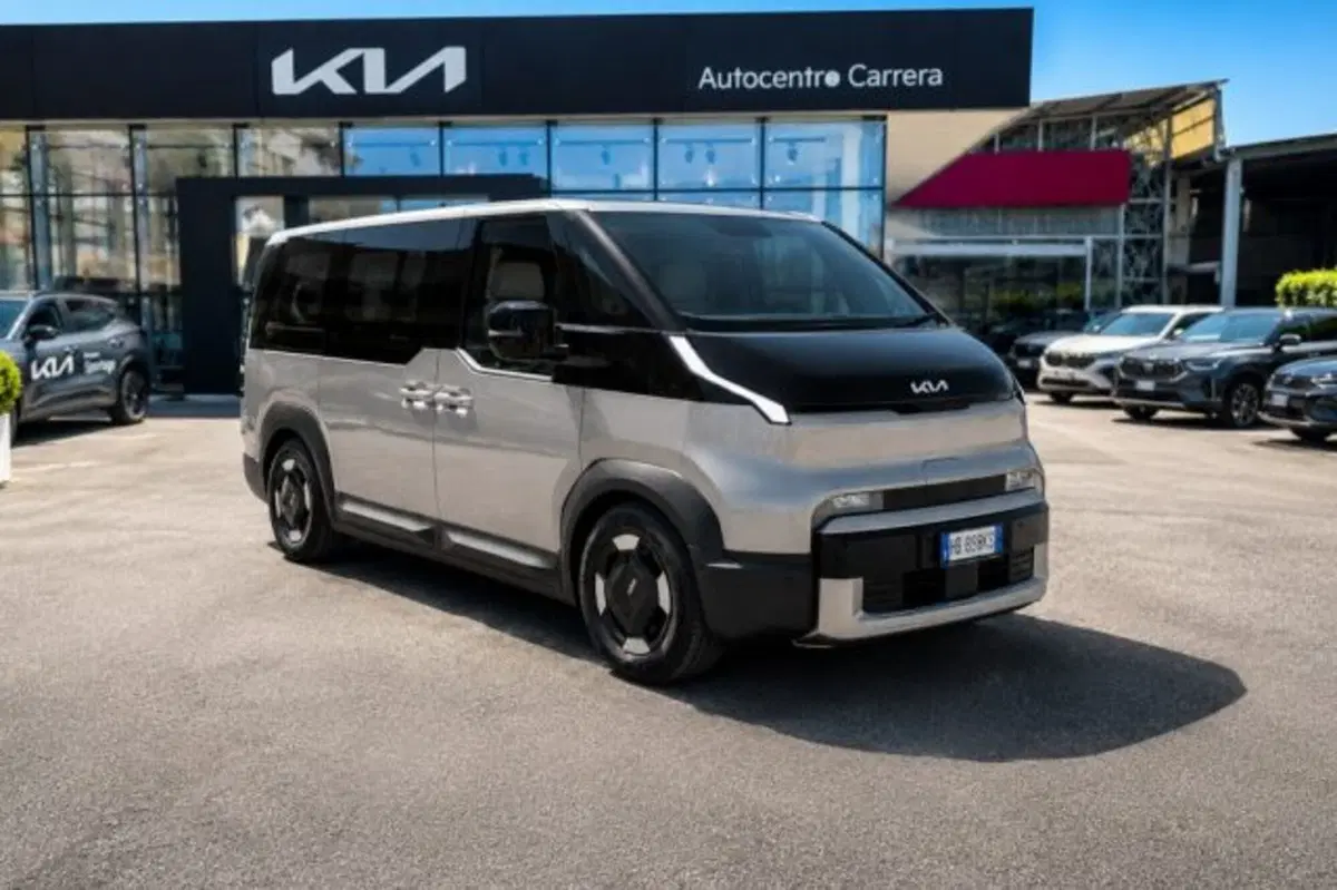Kia PV5 usata a Latina