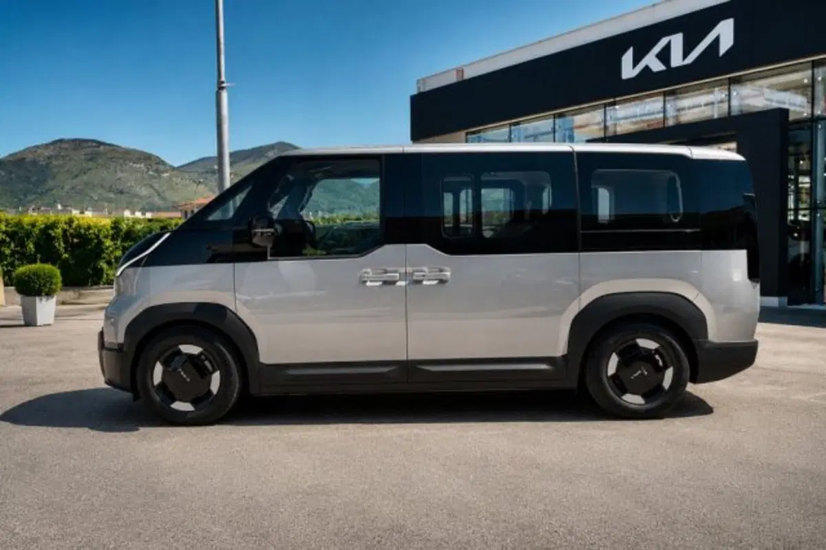 Kia PV5 usata a Latina (4)