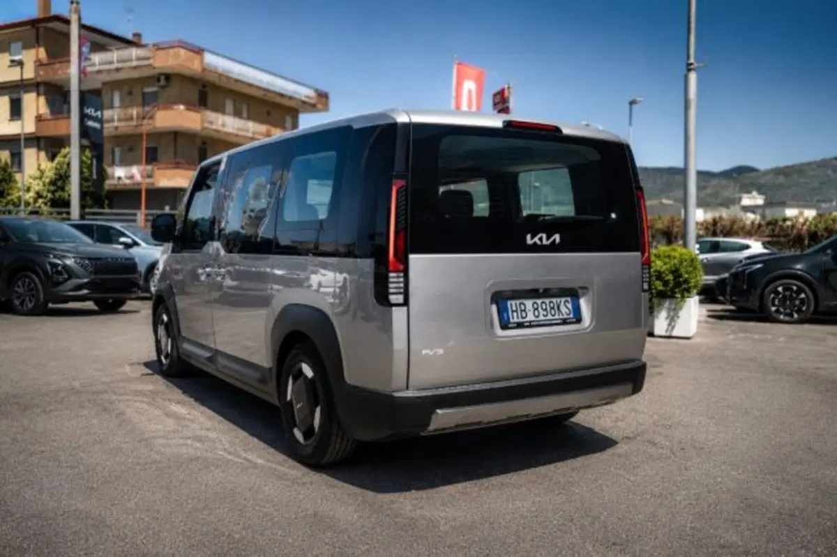 Kia PV5 usata a Latina (5)