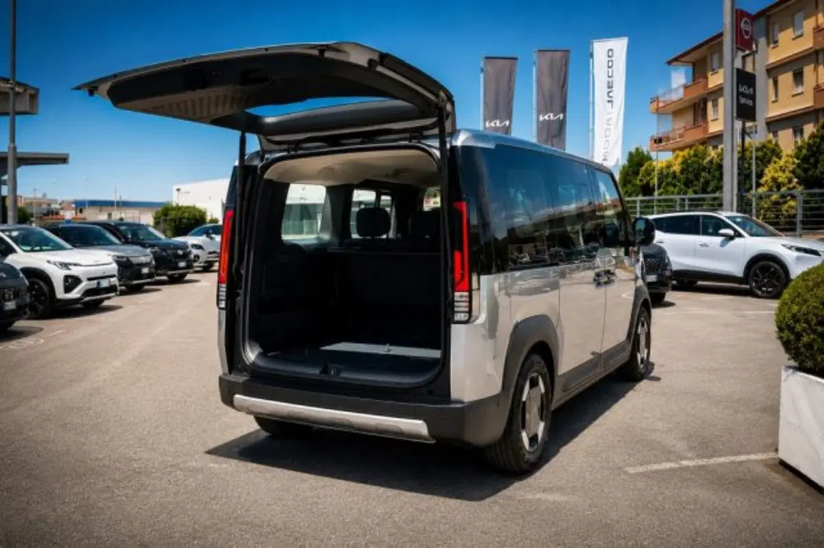 Kia PV5 usata a Latina (7)