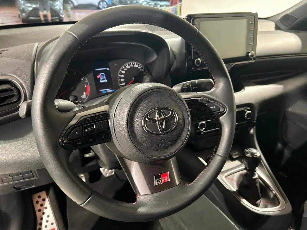 Toyota GR Yaris usata a Lecco (12)