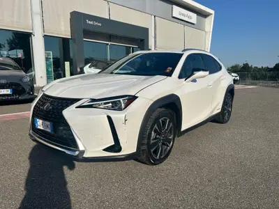 Lexus UX Hybrid 4WD Premium del 2020 usata a Piacenza