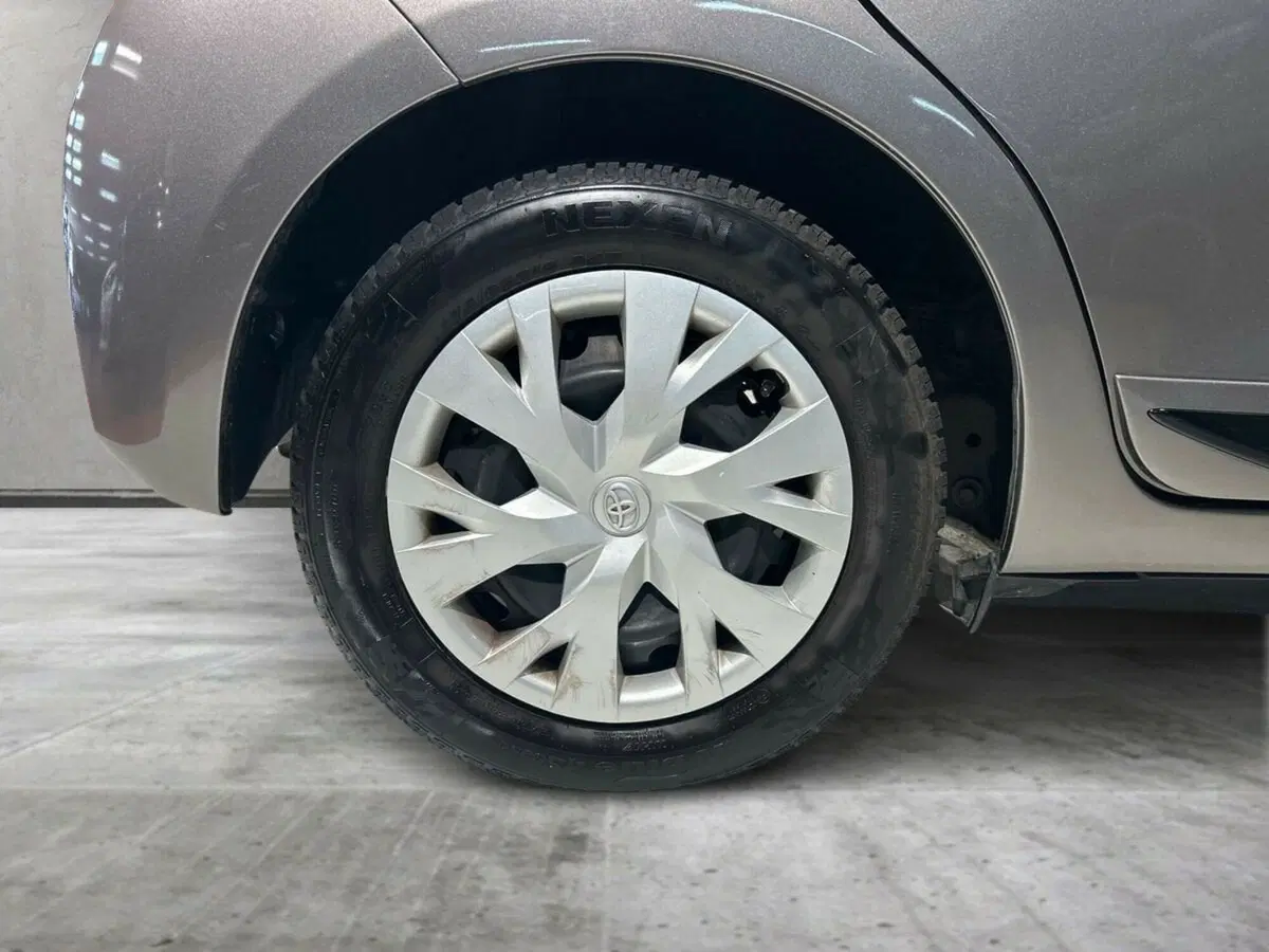 Toyota Yaris usata a Lecco (13)