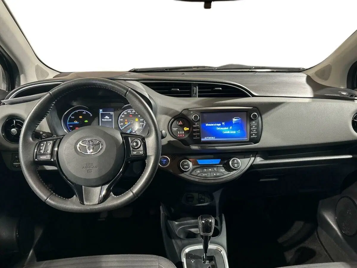 Toyota Yaris usata a Lecco (15)