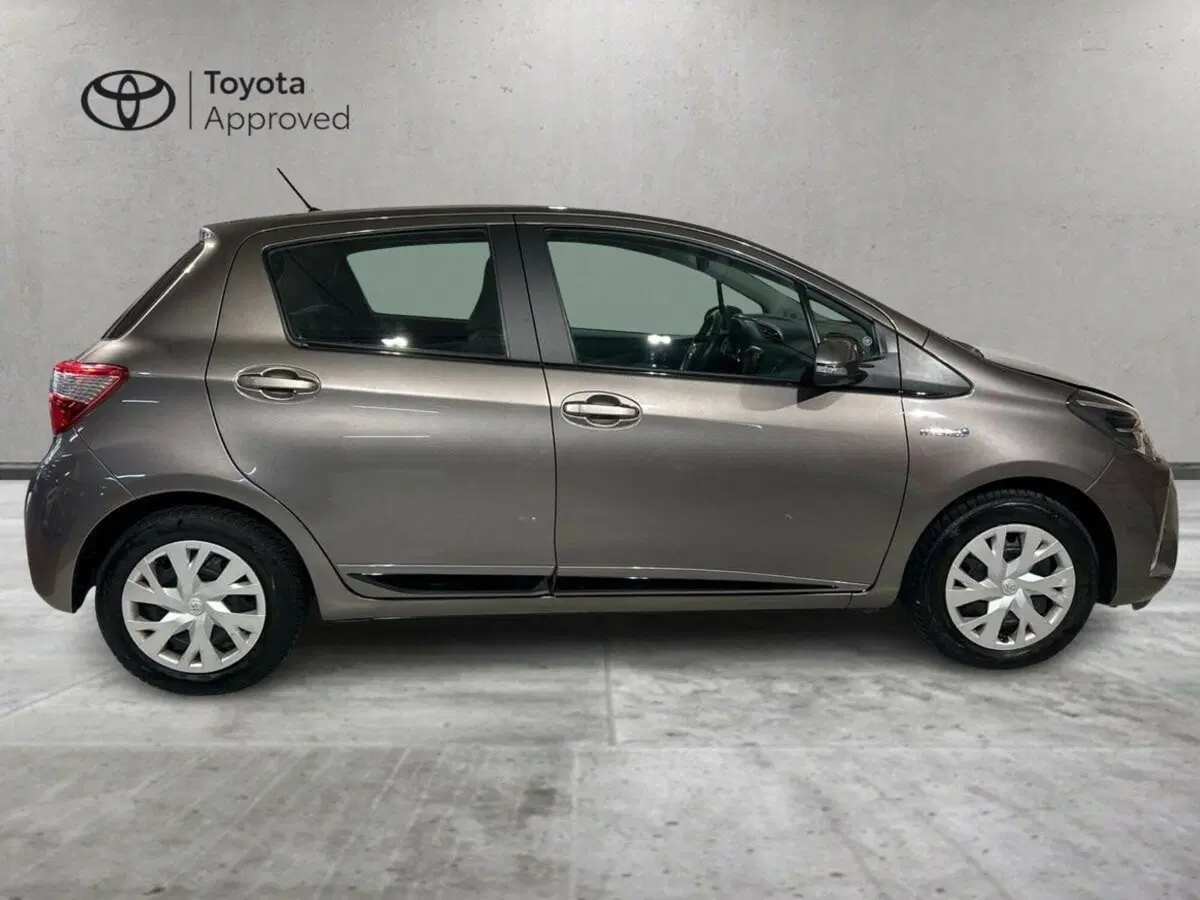 Toyota Yaris usata a Lecco (3)