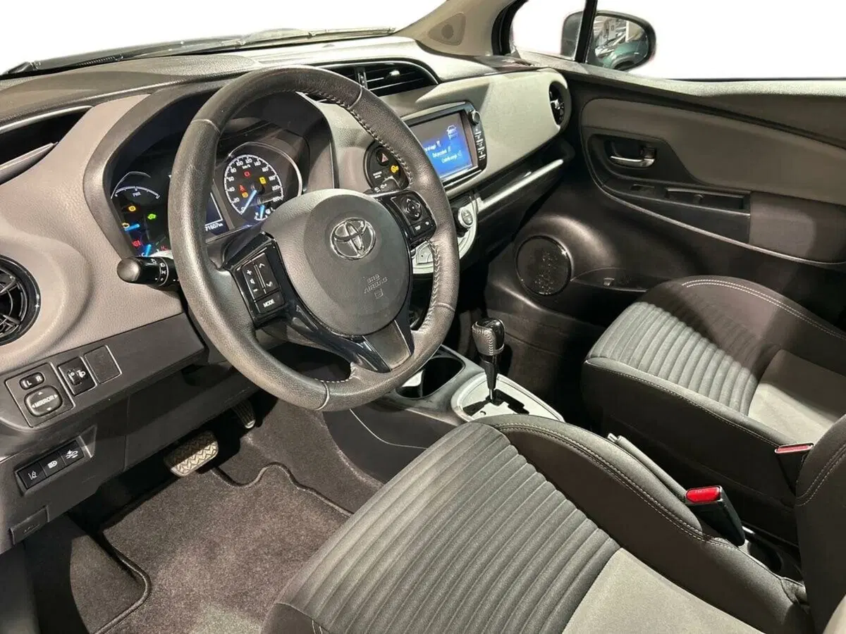 Toyota Yaris usata a Lecco (6)